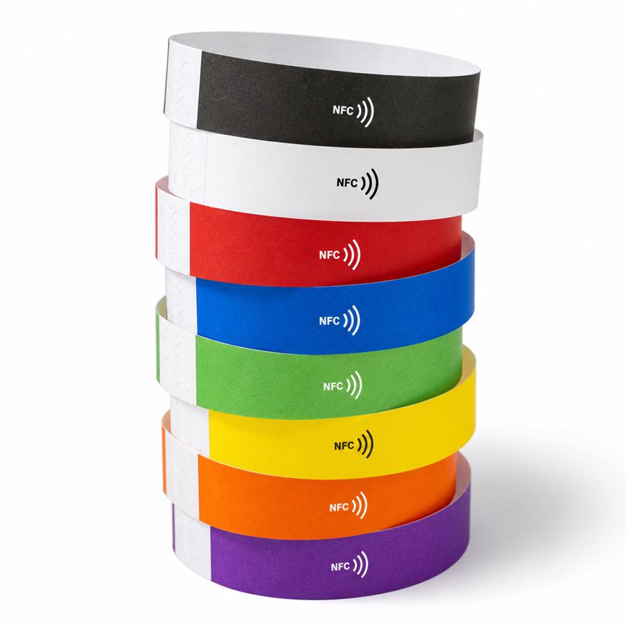 Bracelets NFC événementiels de plusieurs couleurs empilés